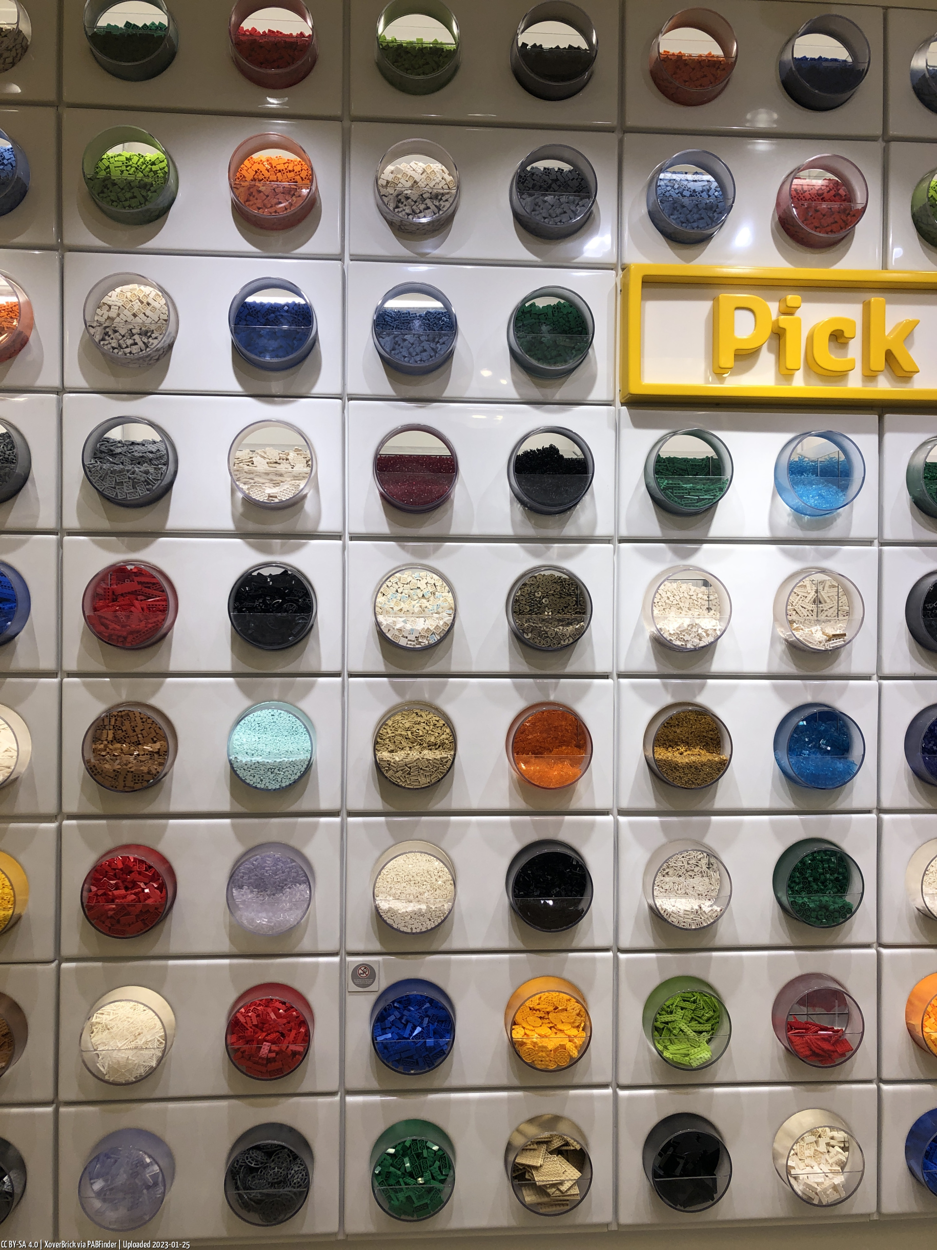Pick a Brick Berlin (XoverBrick, 1/25/23, 4:41:36 PM)