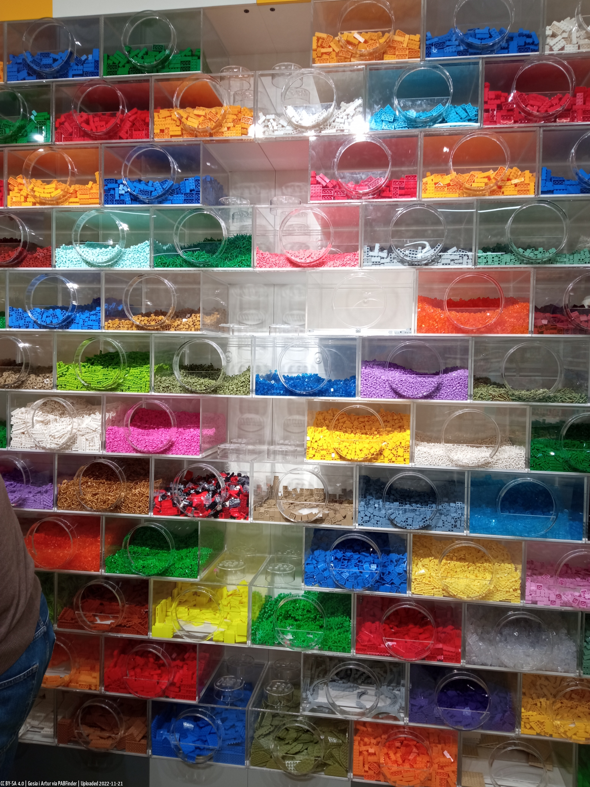 LEGO Store Warsaw | Pick A Brick wall PABFinder