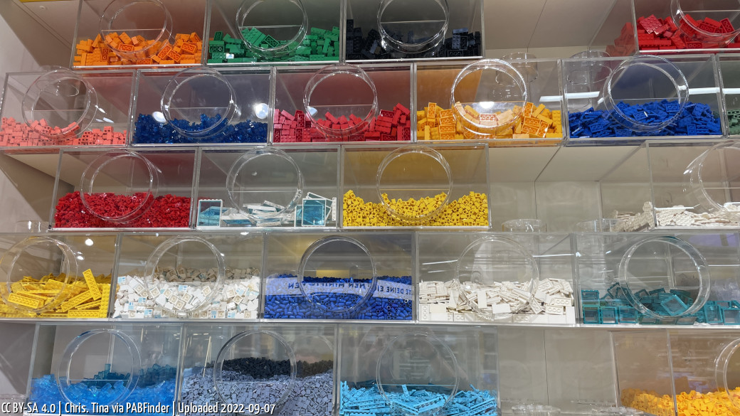 Pick a Brick LEGO Store Oberhausen (Chris. Tina, September 7, 2022)