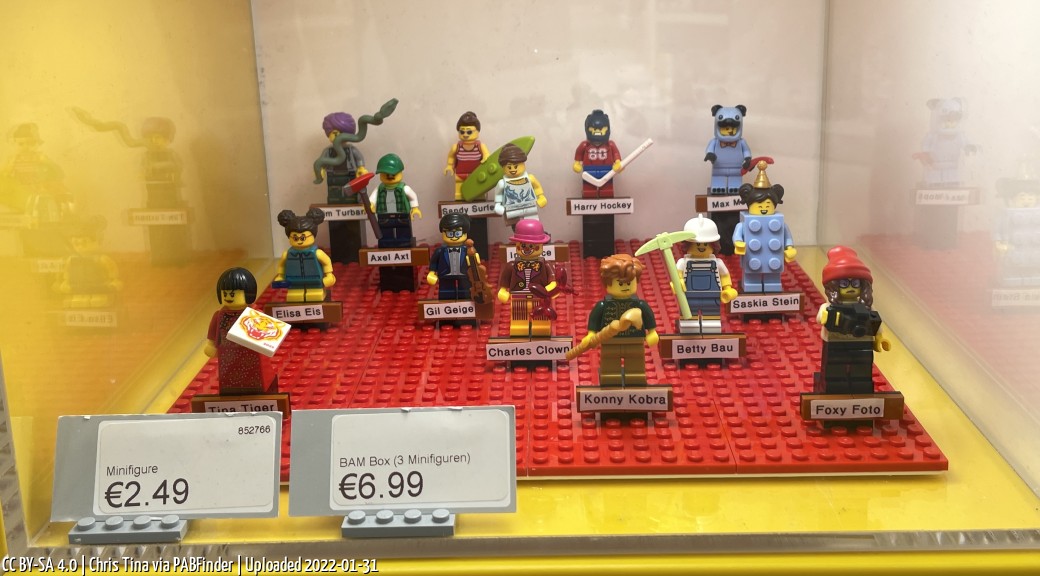 Pick a Brick LEGO Store Oberhausen (Chris Tina, January 31, 2022)