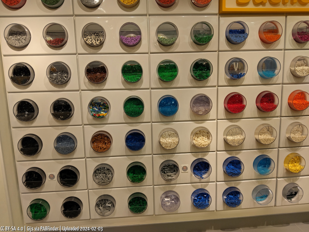 Pick a Brick LEGO Store Düsseldorf (Gijs am 3. Februar 2024)