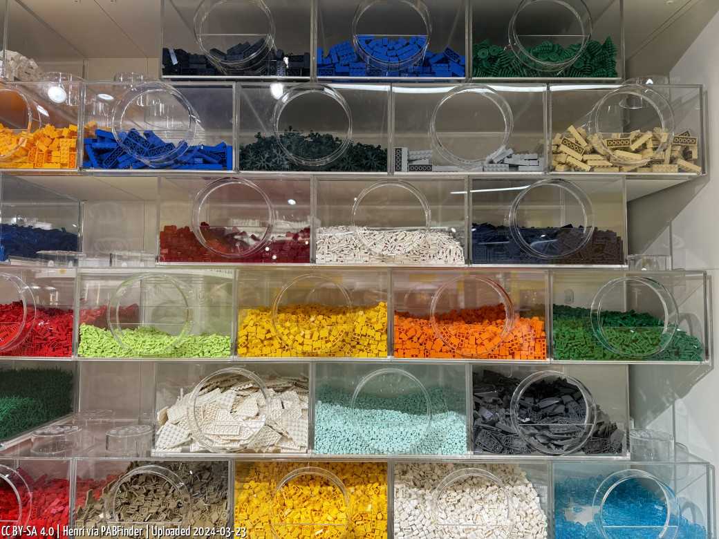 Pick a Brick LEGO Store Oberhausen (Henri, March 23, 2024)