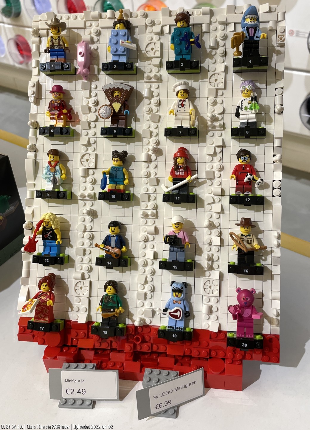 Pick a Brick LEGO Store Saarbrücken (Chris Tina, April 2, 2022)