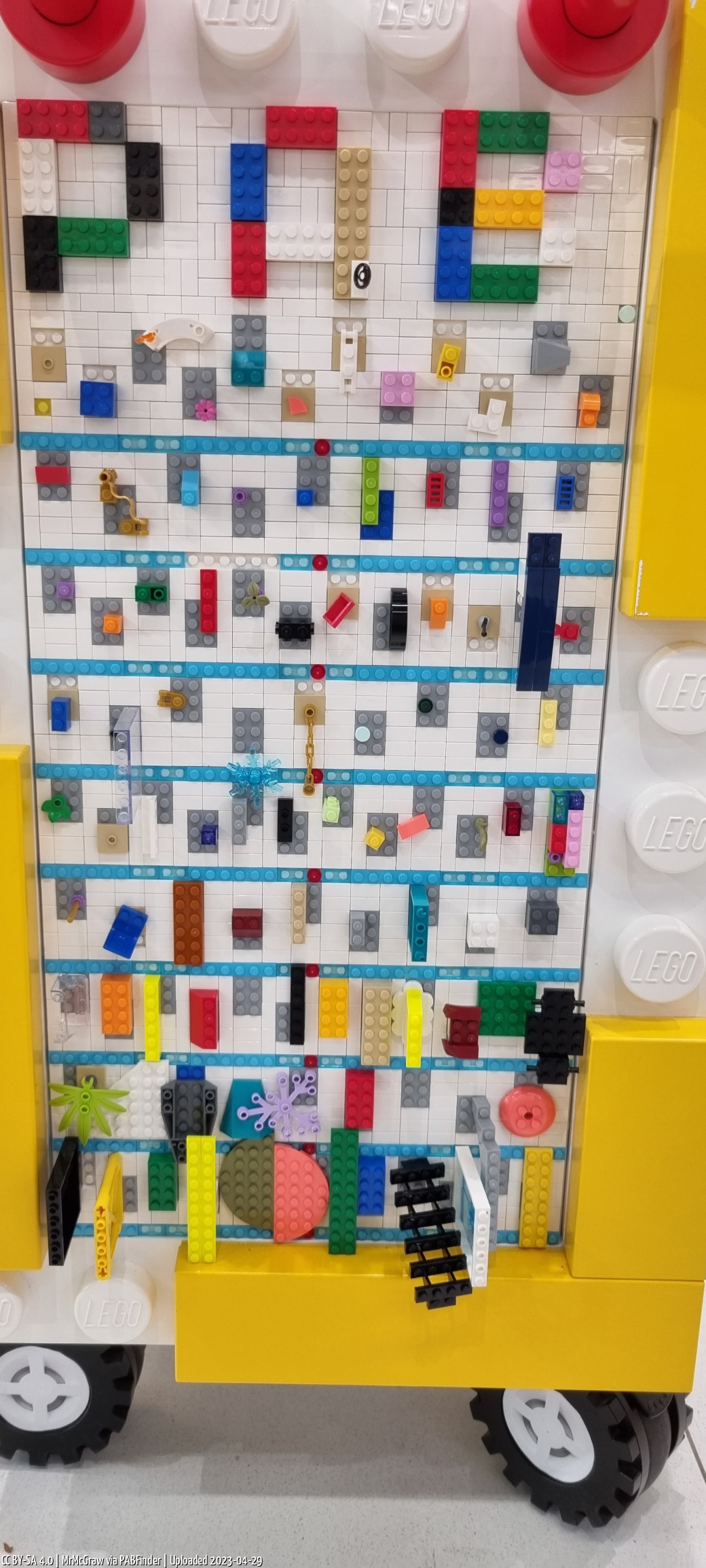 Pick a Brick LEGO Store Bonn (MrMcGraw am April 29, 2023)