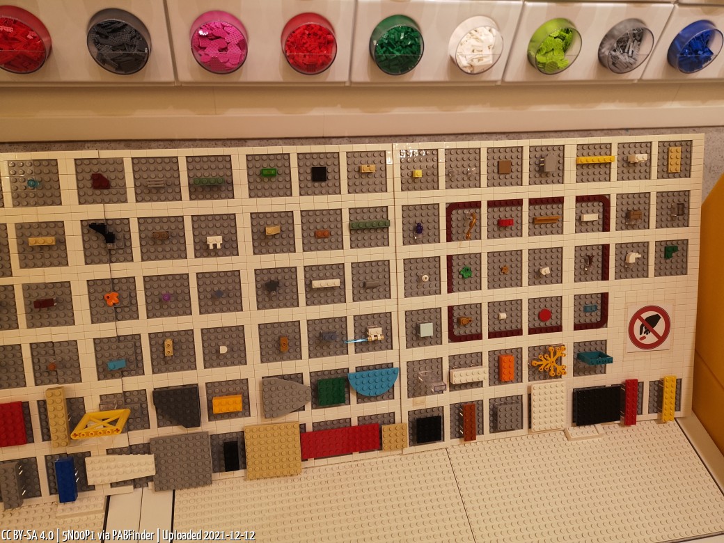 Pick a Brick LEGO Store Berlin (5N00P1, December 12, 2021)