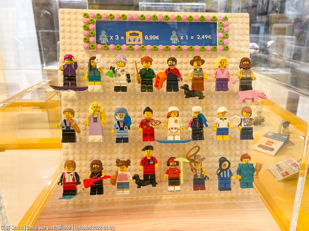 Pick a Brick LEGO Store Frankfurt (Daniel Ster, January 3, 2022)