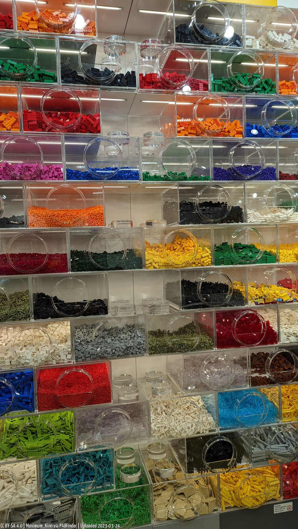 Pick a Brick LEGO Store Köln (Maximum_Kinn am March 24, 2023)