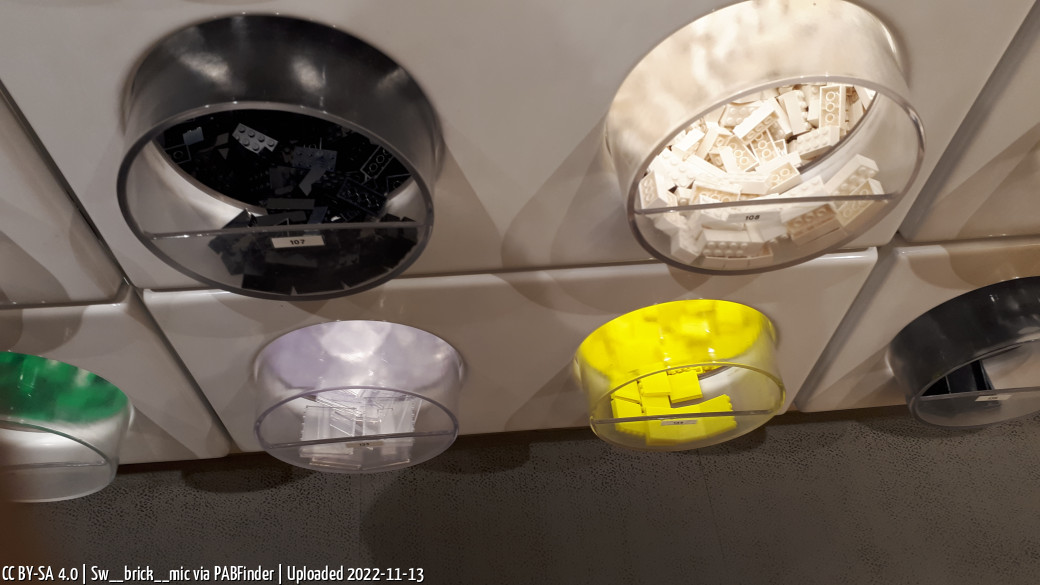 Pick a Brick München Riem (Sw__brick__mic, 11/13/22, 6:04:35 PM)