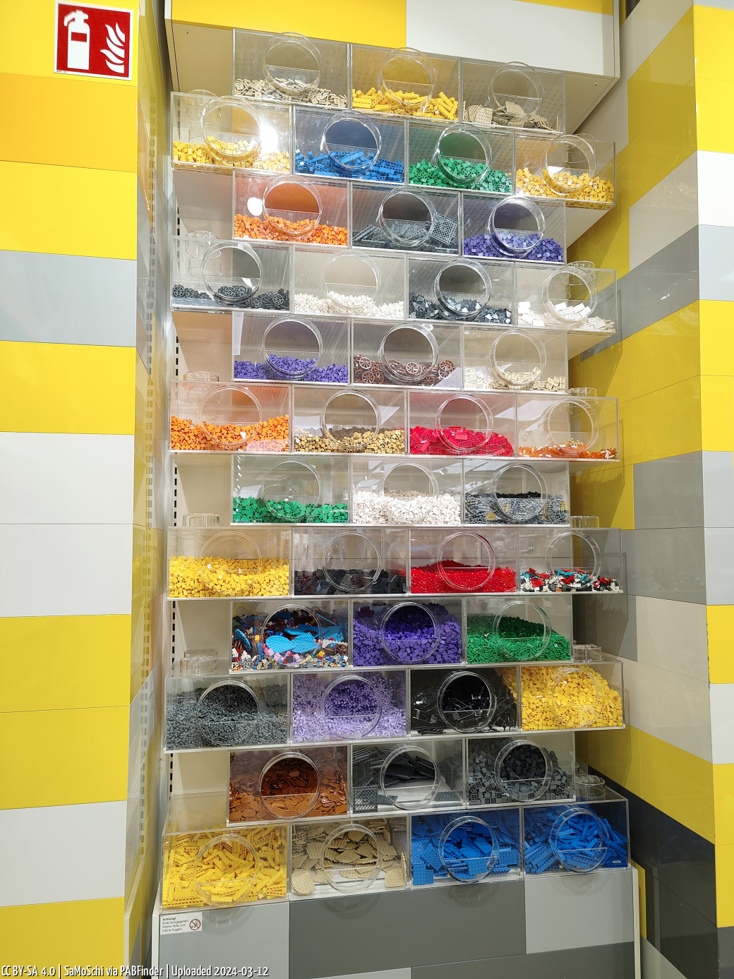 Pick a Brick LEGO Store Stuttgart (SaMoSchi, March 12, 2024)