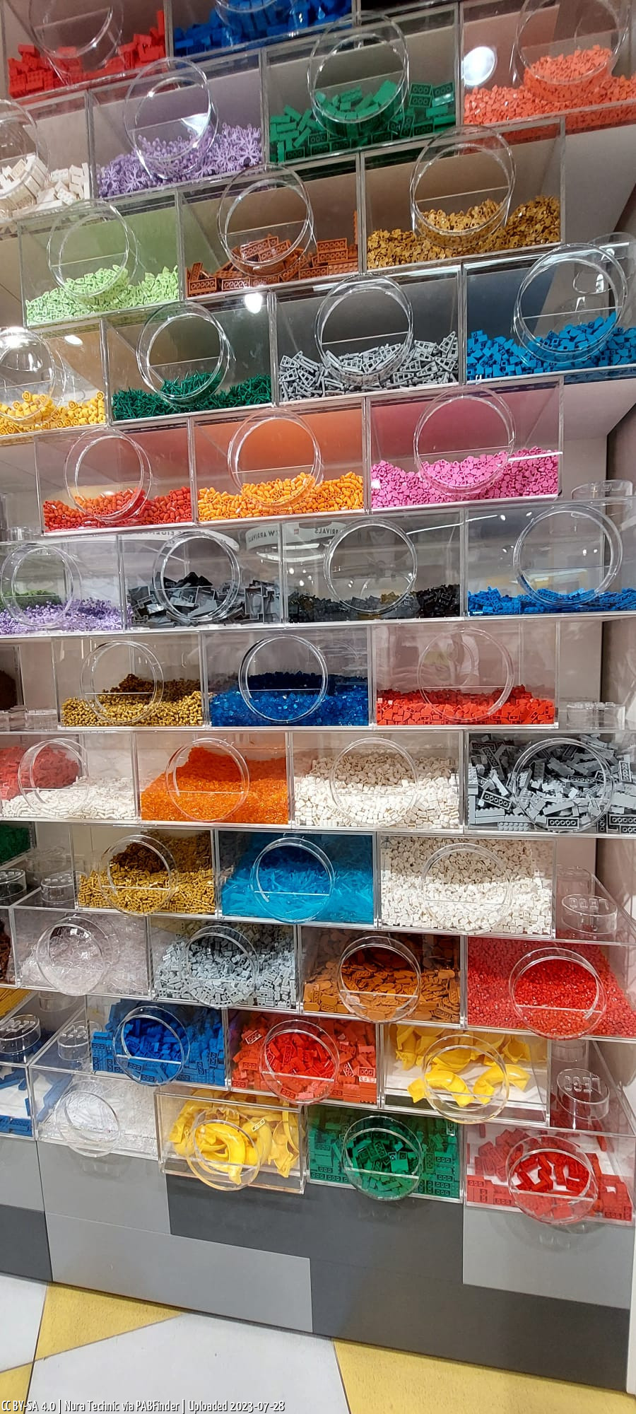Pick a Brick LEGO Store Oberhausen (Nura Technic, July 28, 2023)