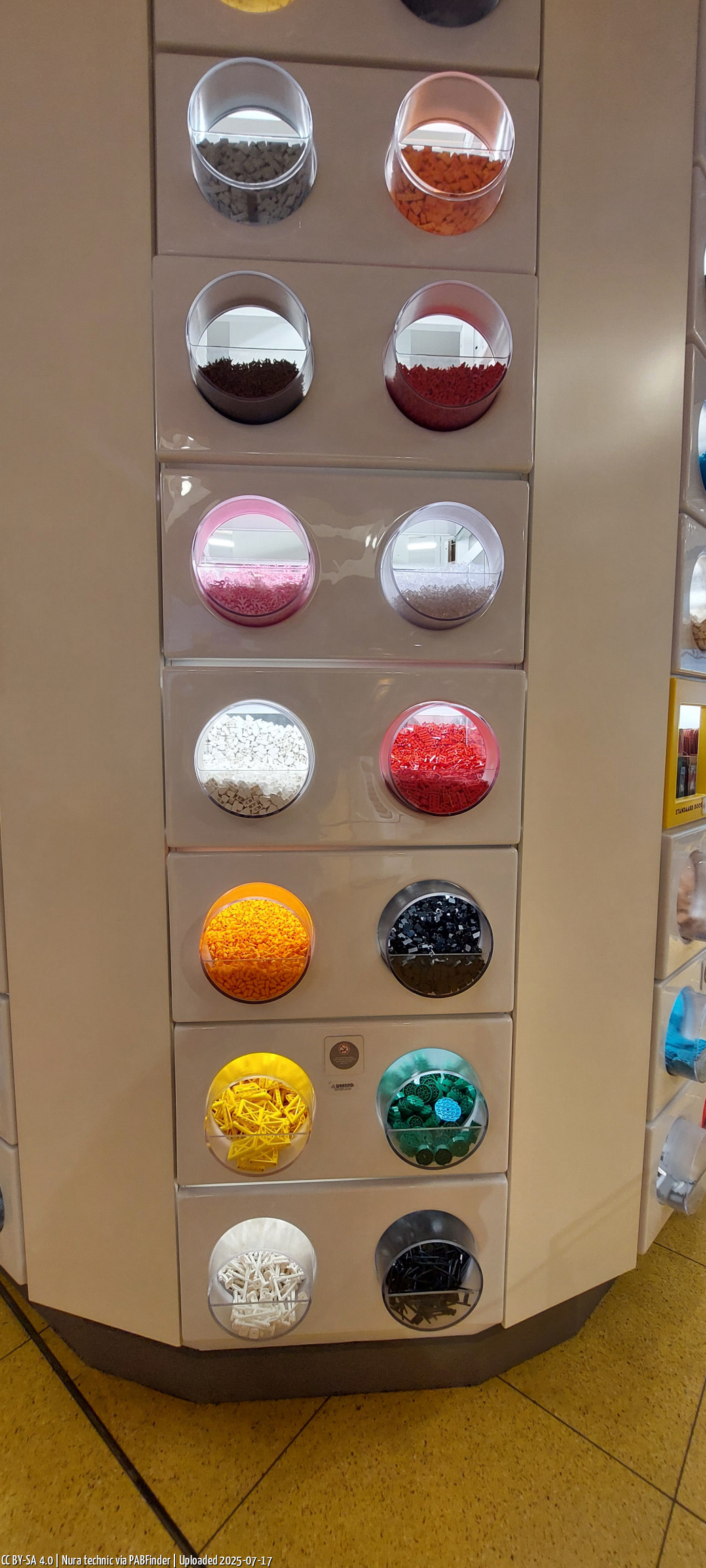 Pick a Brick Amsterdam (Nura technic, 7/17/25, 10:09:04 AM)