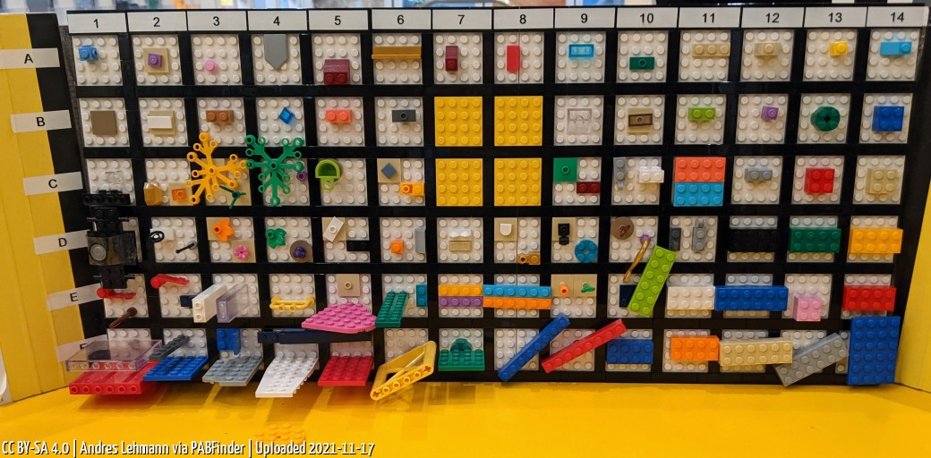 Pick a Brick LEGO Store Hamburg (Andres Lehmann, November 17, 2021)