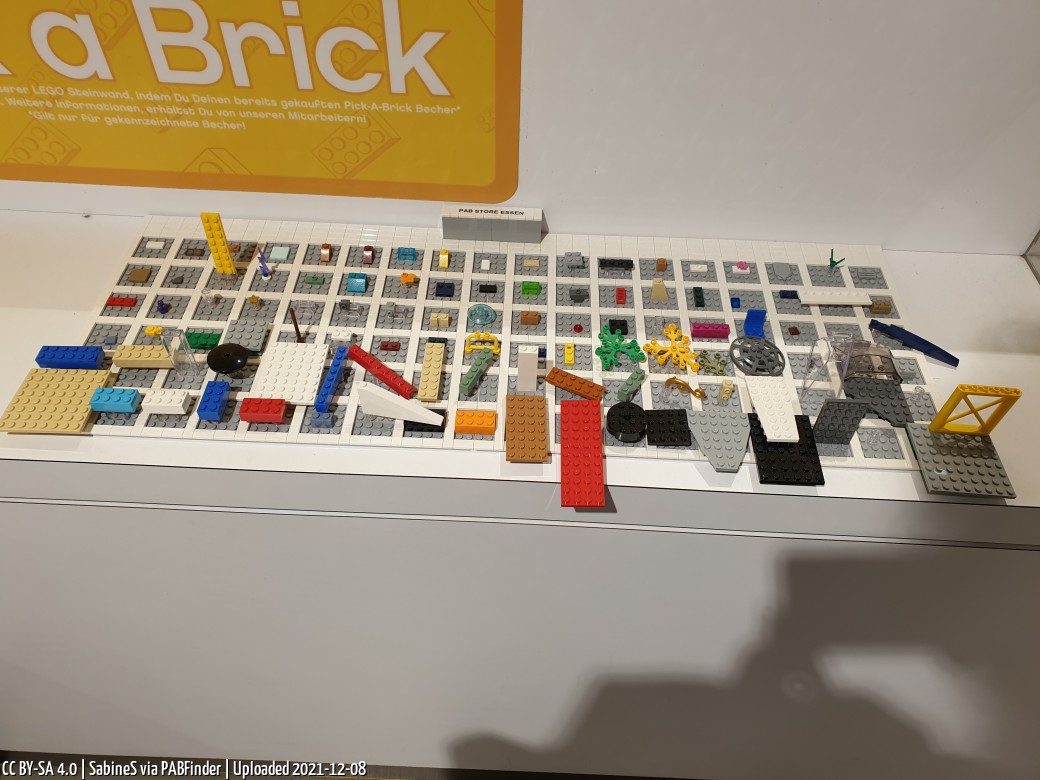 Pick a Brick LEGO Store Essen (SabineS, December 8, 2021)