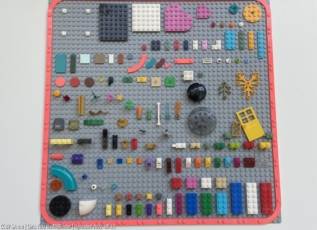 Pick a Brick LEGO House Billund (Chris Tina, 8/14/21, 5:29:59 PM)