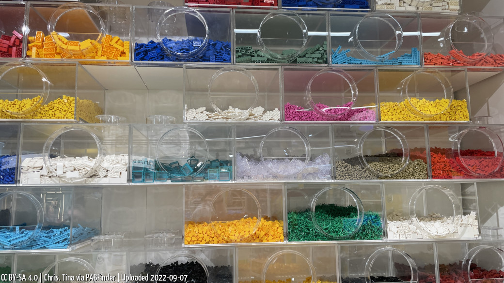 Pick a Brick LEGO Store Oberhausen (Chris. Tina, September 7, 2022)