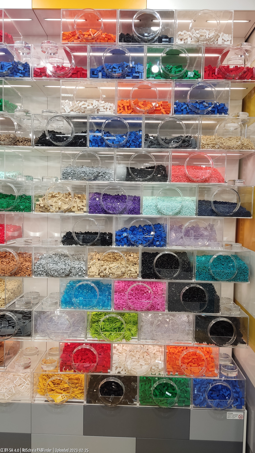 Pick a Brick LEGO Store Köln (R0Sch, February 25, 2023)