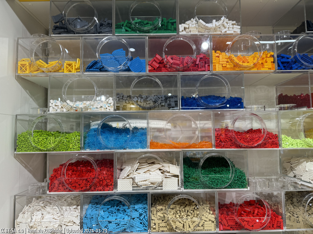 Pick a Brick LEGO Store Oberhausen (Henri am 23. März 2024)