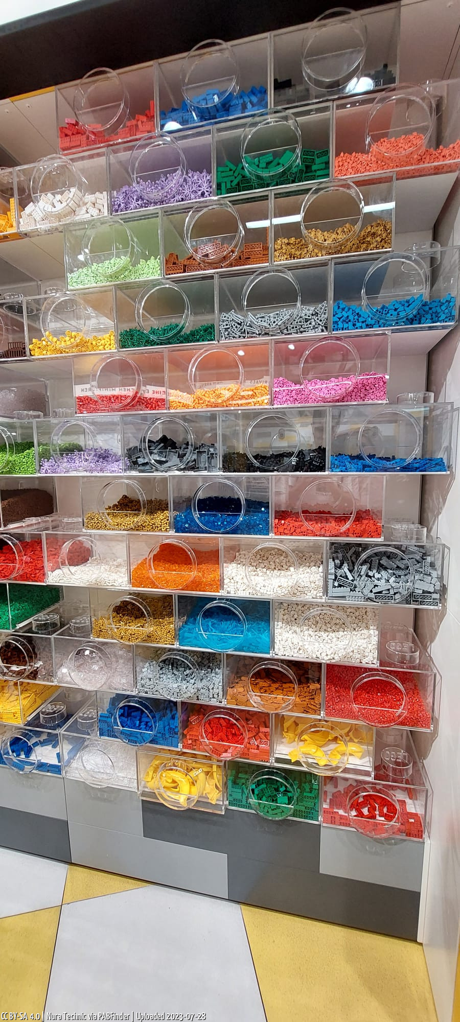 Pick a Brick LEGO Store Oberhausen (Nura Technic, July 28, 2023)