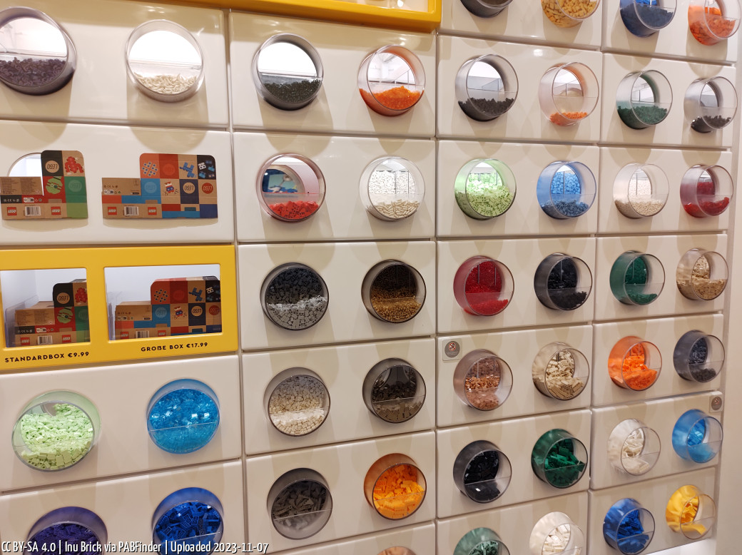 Pick a Brick LEGO Store Hamburg (Inu Brick am 7. November 2023)