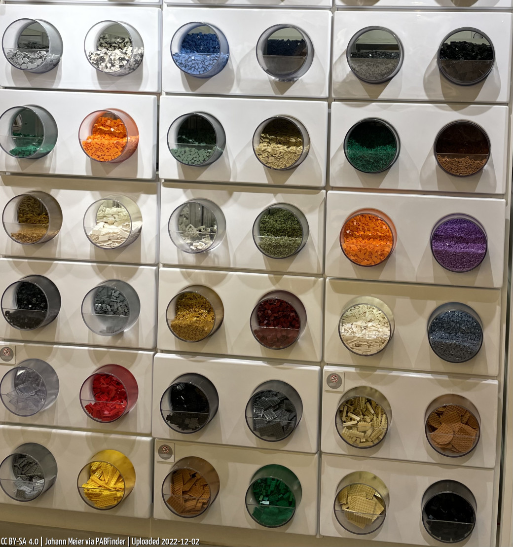 Pick a Brick LEGO Store Leipzig (Johann Meier, December 2, 2022)